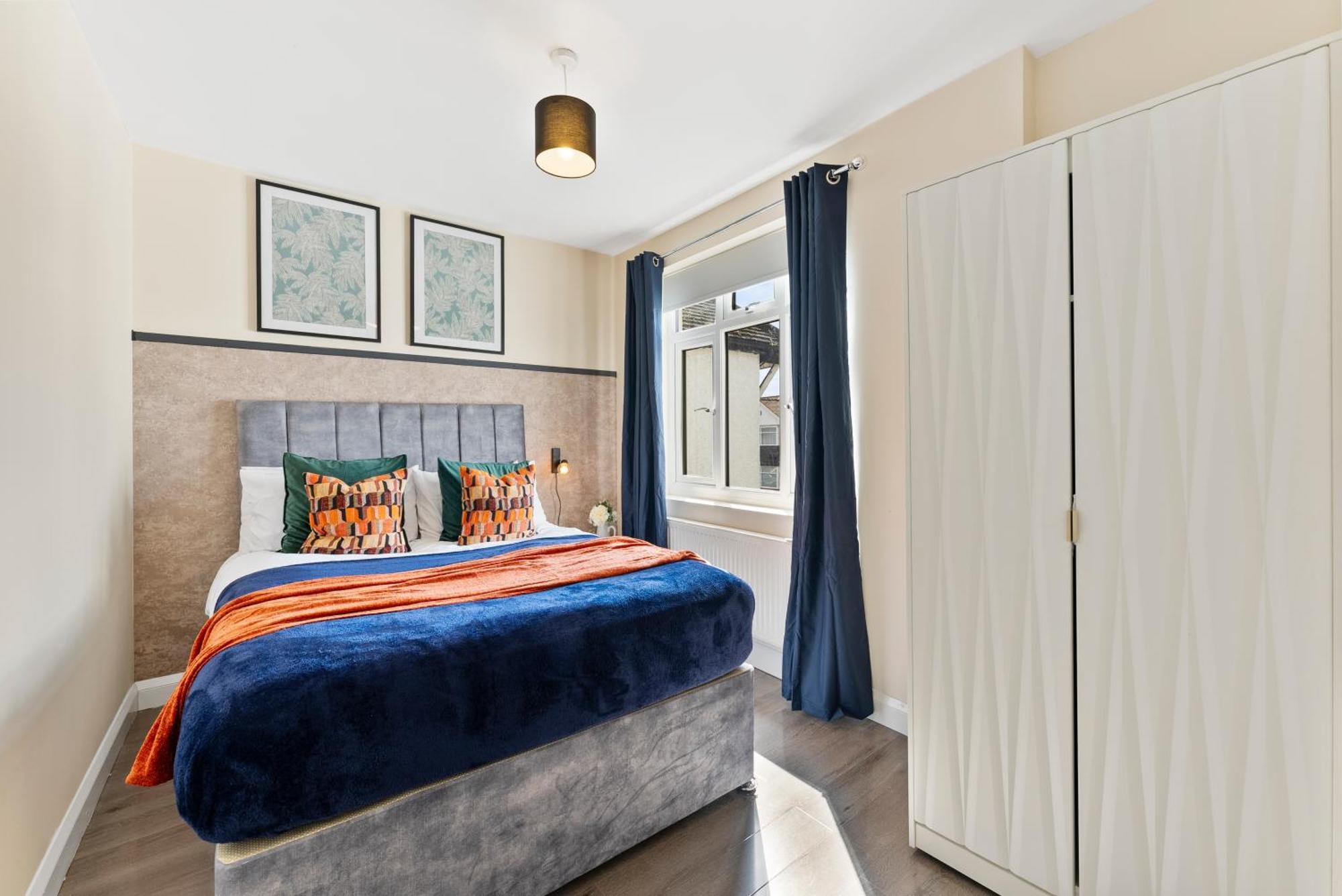 Stylish Wembley Gem - Parking -Sleeps 14 לונדון מראה חיצוני תמונה