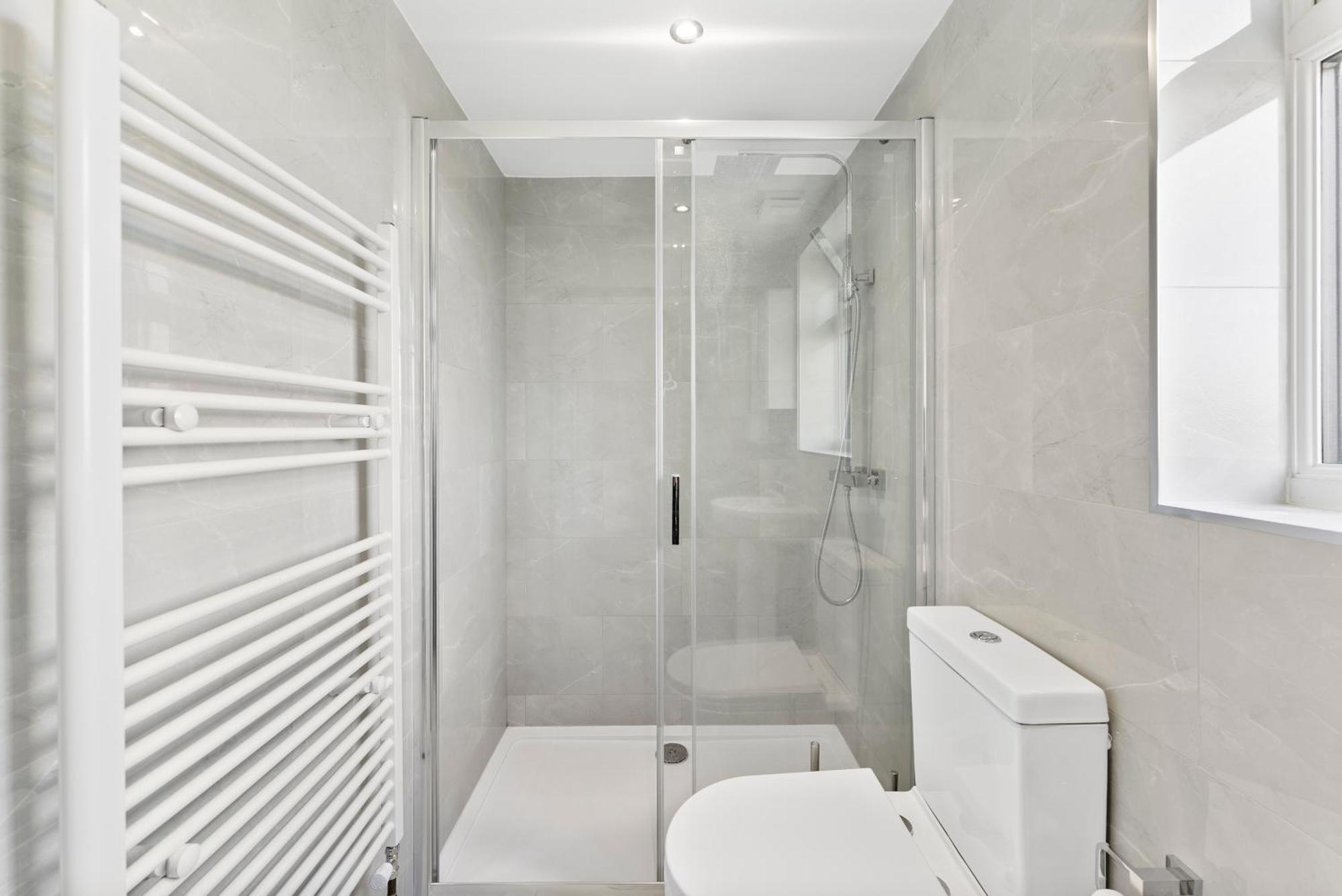 Stylish Wembley Gem - Parking -Sleeps 14 לונדון מראה חיצוני תמונה