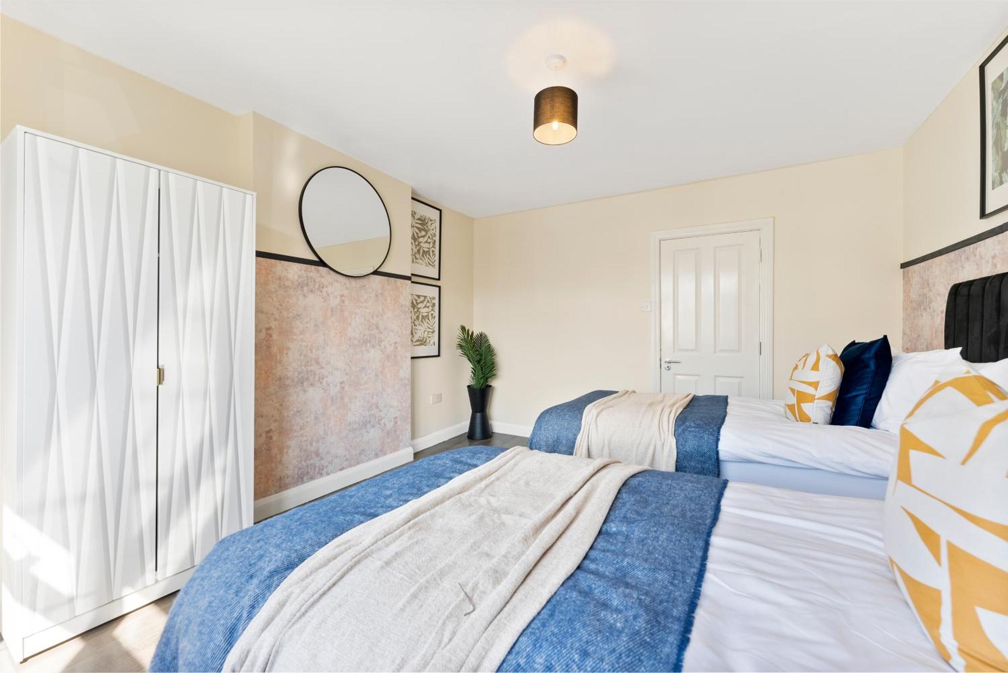 Stylish Wembley Gem - Parking -Sleeps 14 לונדון מראה חיצוני תמונה