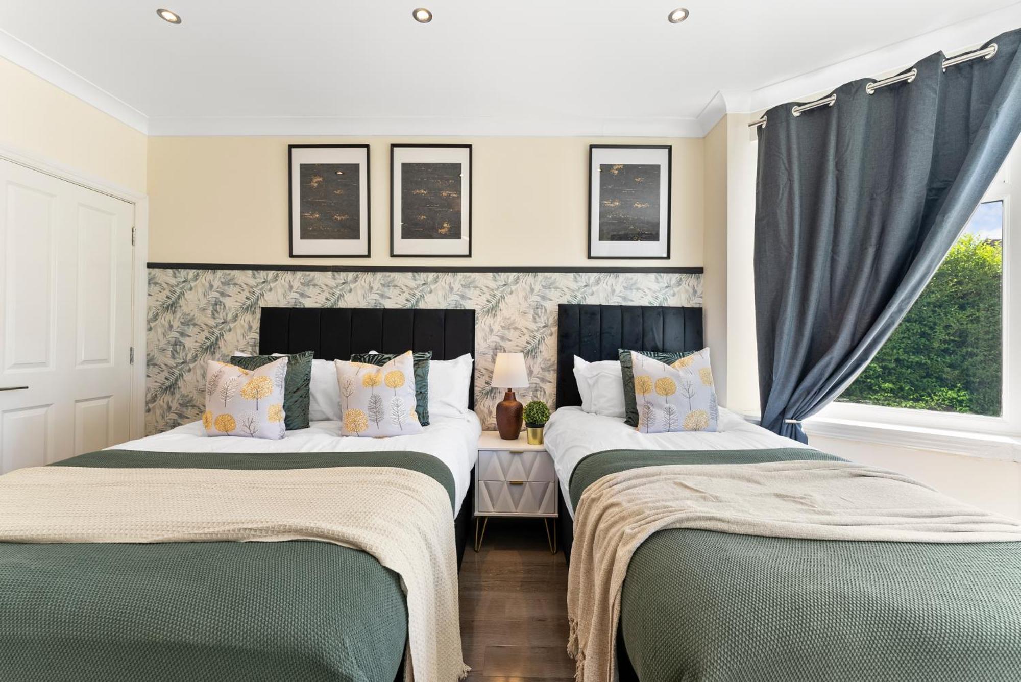 Stylish Wembley Gem - Parking -Sleeps 14 לונדון מראה חיצוני תמונה
